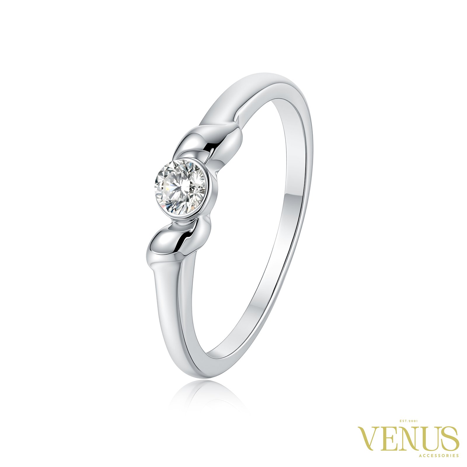 Elegant Crystal Twist Ring – Silver
