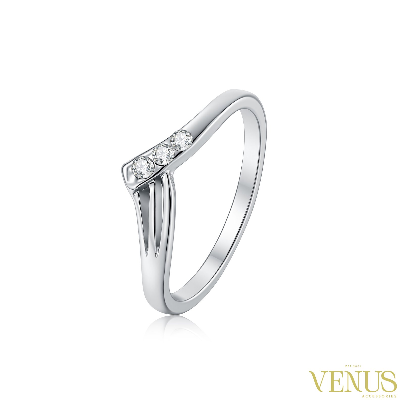 V-Shaped Crystal Ring – Silver