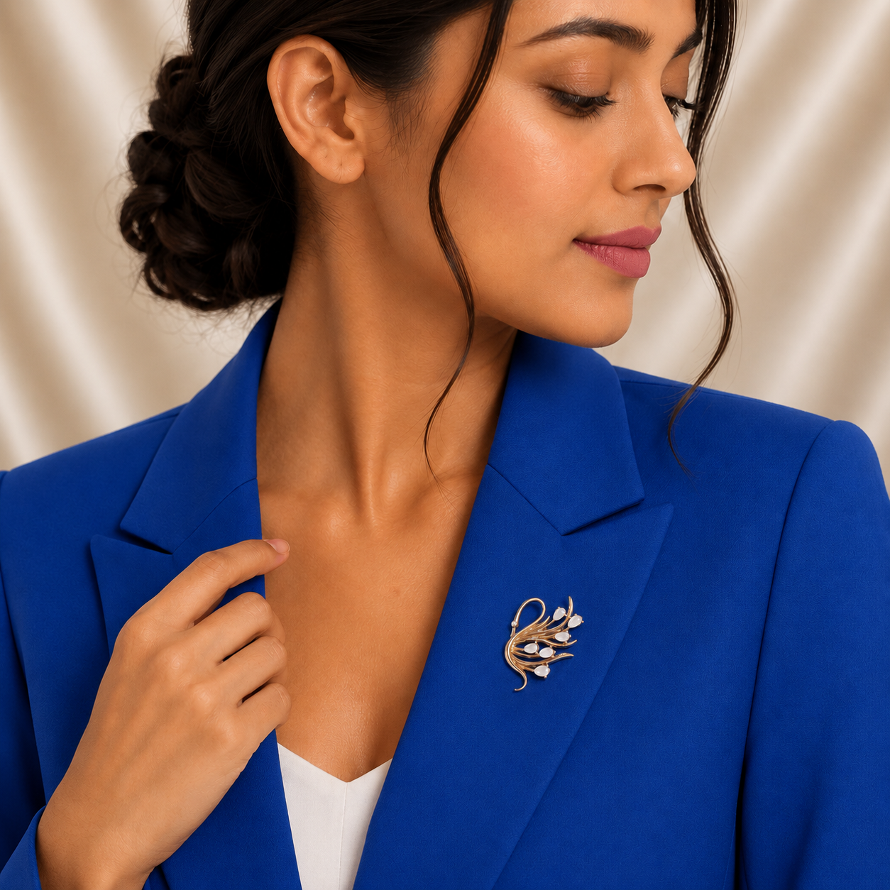 Swan Pearl Gold Brooch